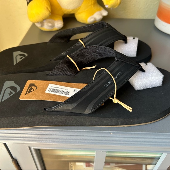Quiksilver Black Flip-Flops - Picture 3 of 3